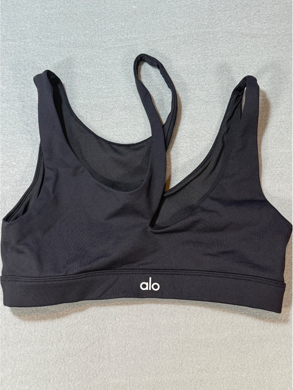 Alo Yoga Peak Cutout Sports Bra